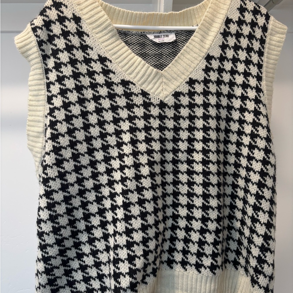 Double Zero Black and Cream Houndstooth V-Neck Sweater Vest